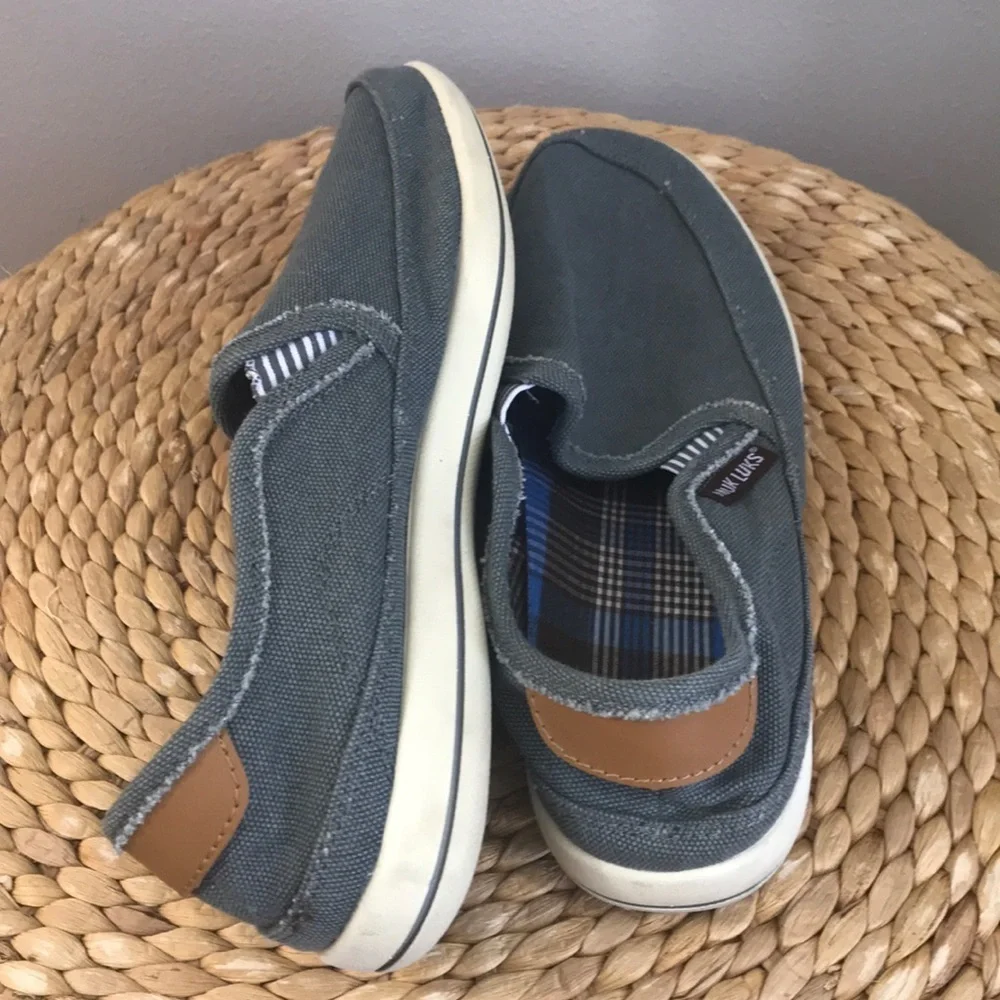 Men’s Muk Luks Otto Grey Canvas Shoes 9
